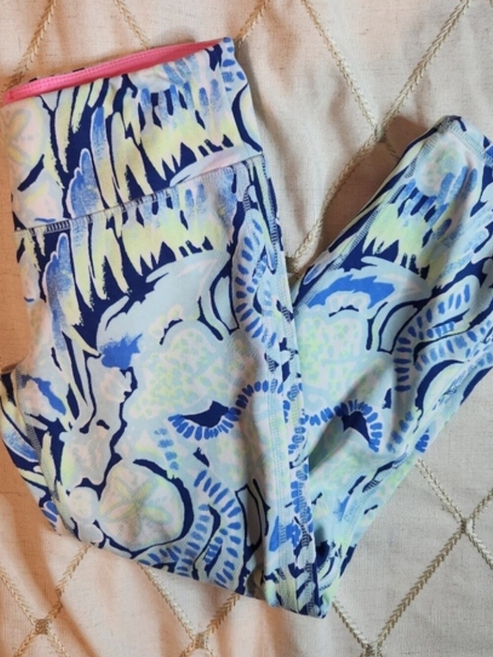 Lilly Pulitzer Luxletic Weekender Crop Leggings Shell of a Party Small Blue Pink